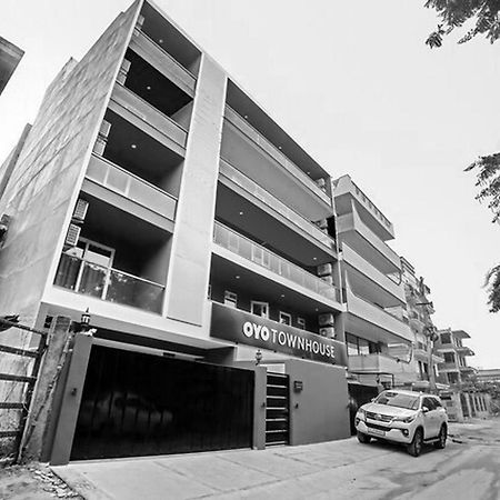 Super Townhouse Near Appu Ghar Hotell Gurgaon Exteriör bild