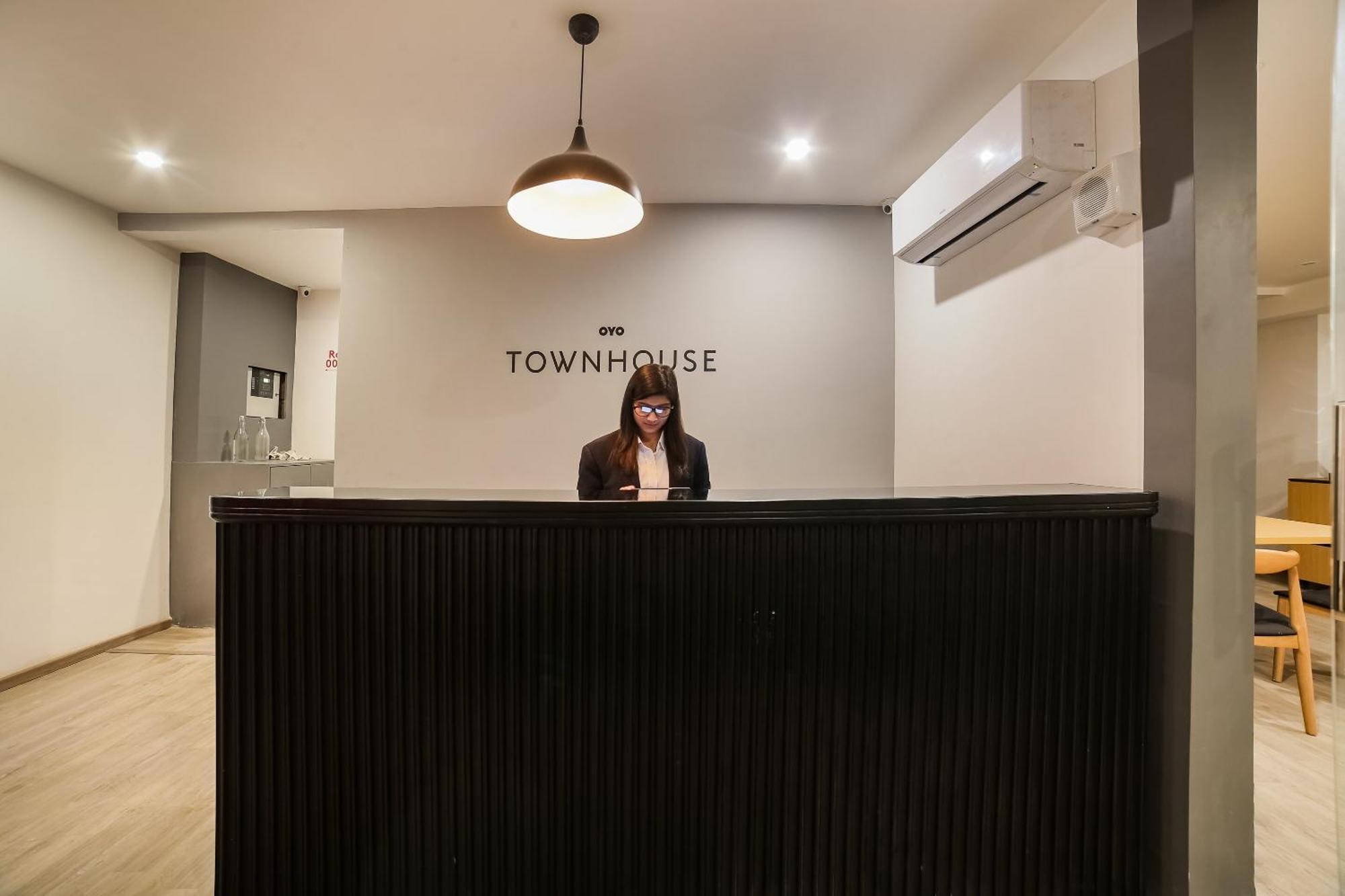 Super Townhouse Near Appu Ghar Hotell Gurgaon Exteriör bild